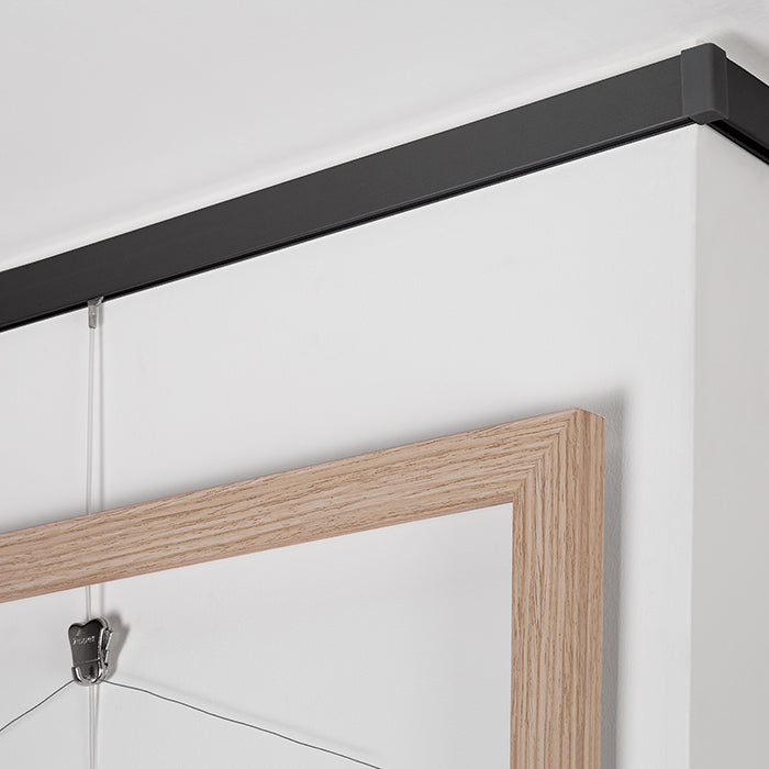 Cimaise plate par STAS, solution idéale et minimaliste.