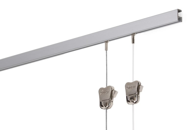 Cimaise STAS 300 cm, design mince, 25 kg/m, disponible en blanc, noir, argenté.