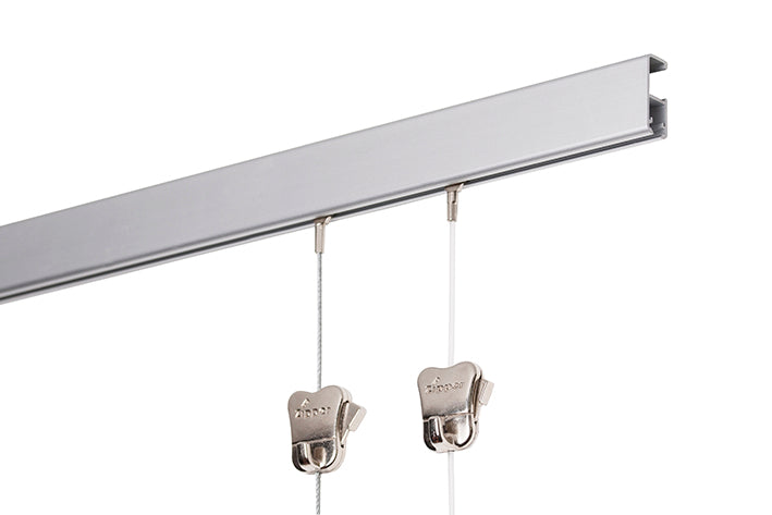 Cliprail pro 150cm par STAS, sécurité robuste pour œuvres pesantes.